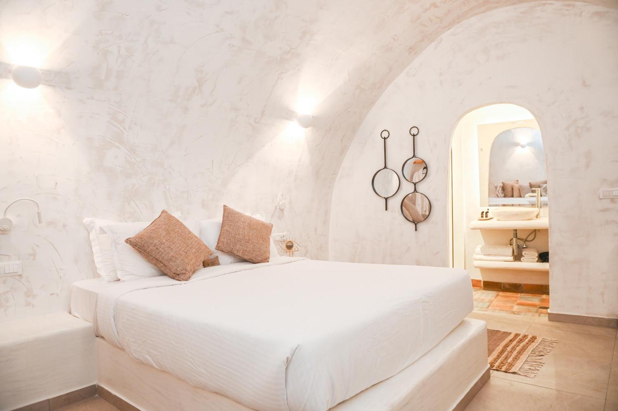 White Curves Santorini Panzió Akrotírion Kültér fotó
